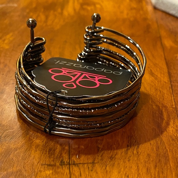 Paparazzi gunmetal black bracelet